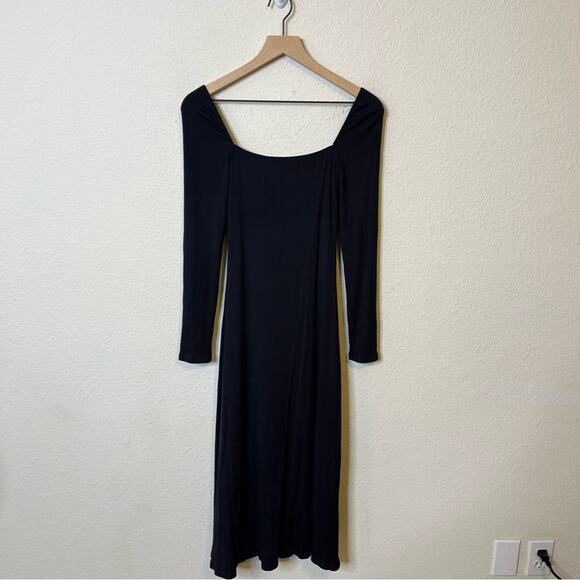 Aritzia Wilfred Black Palm Dress Ling Sleeve Knit Midi Slit Twist Front Size M - Picture 6 of 6